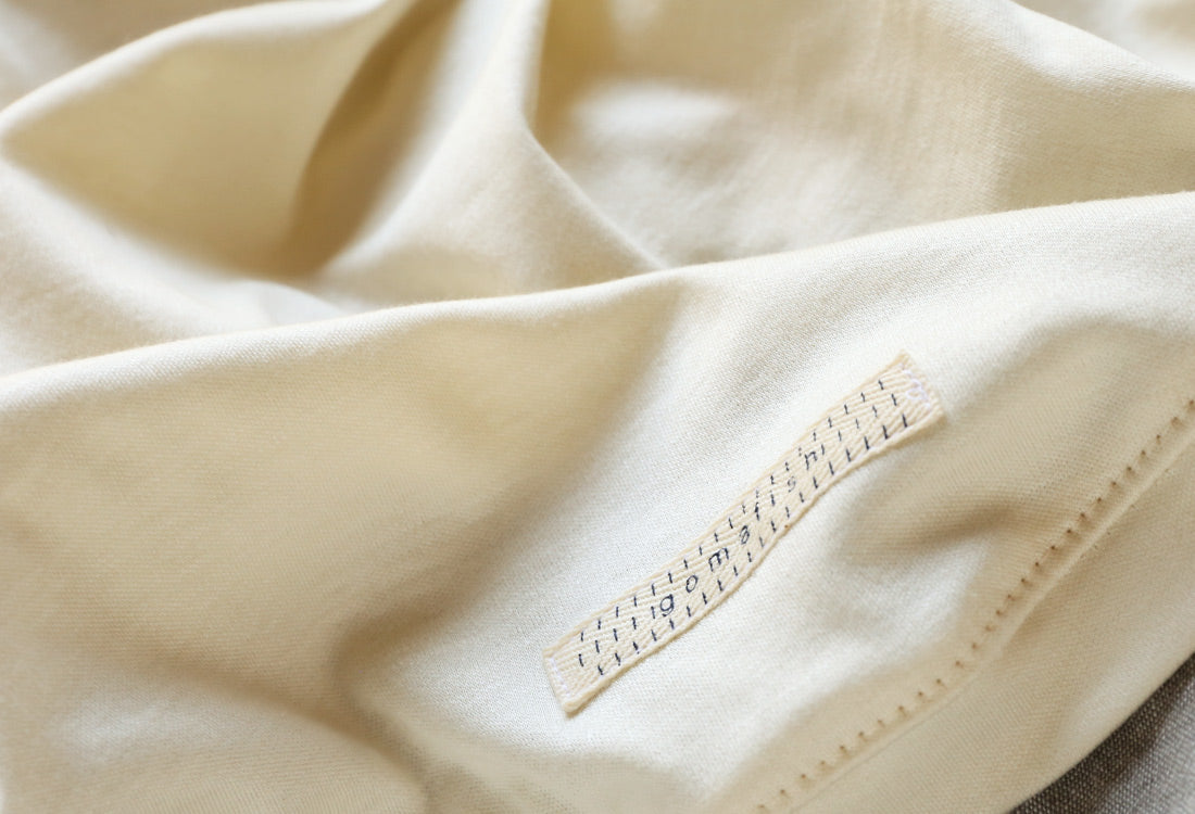 Menasa-canvas (solid)