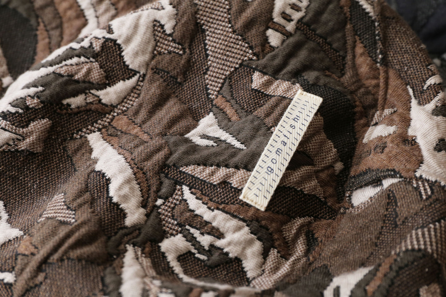 Camouflage quilt-style knit(henna)