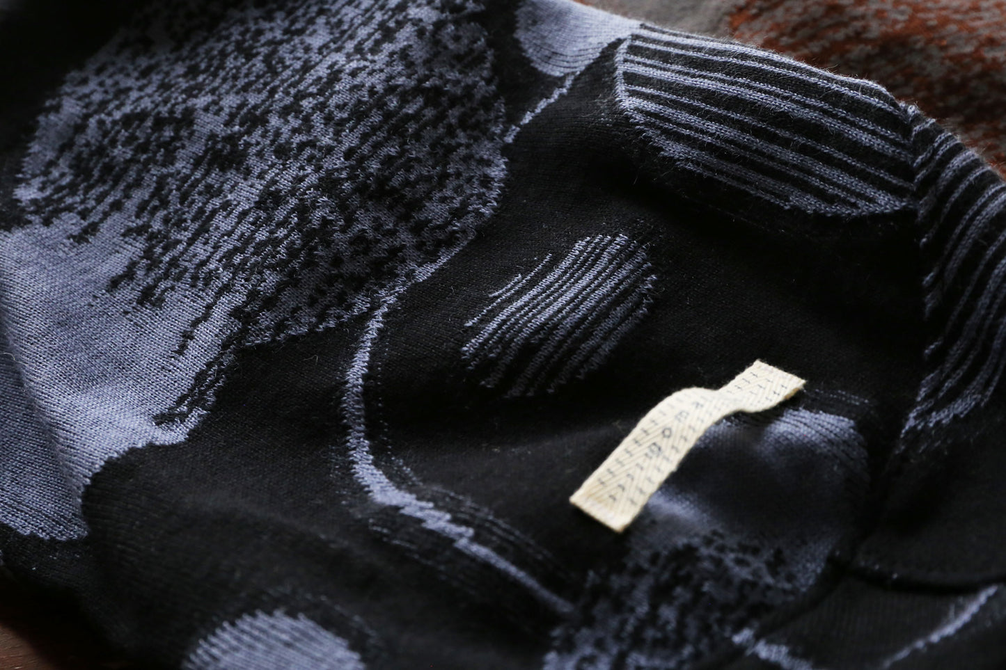 Wool blend circle jacquard(black)